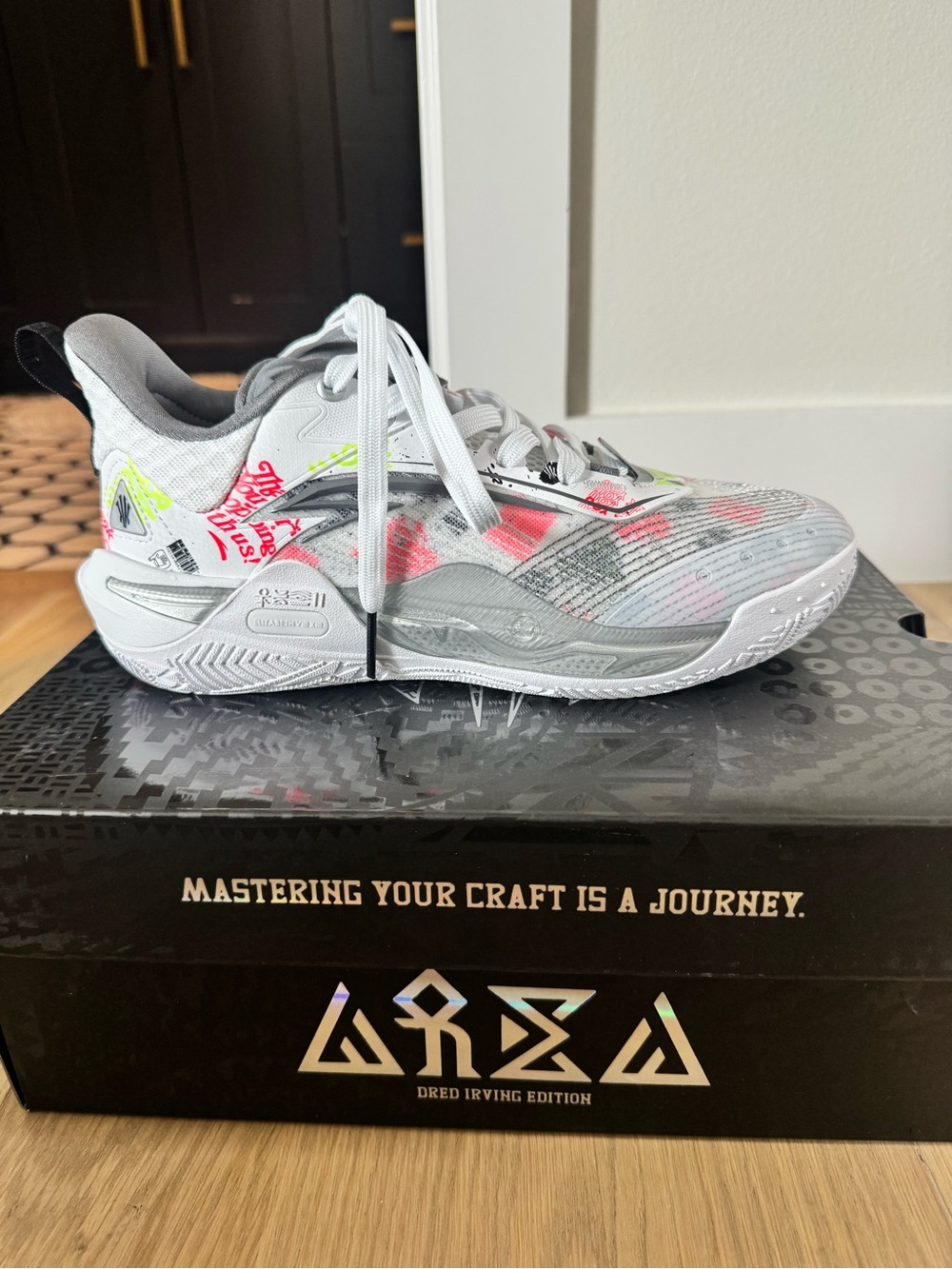 Youth/ Womens ANTA Kyrie Irving Edition Sneakers kids: 6.5/ womens: 8.5